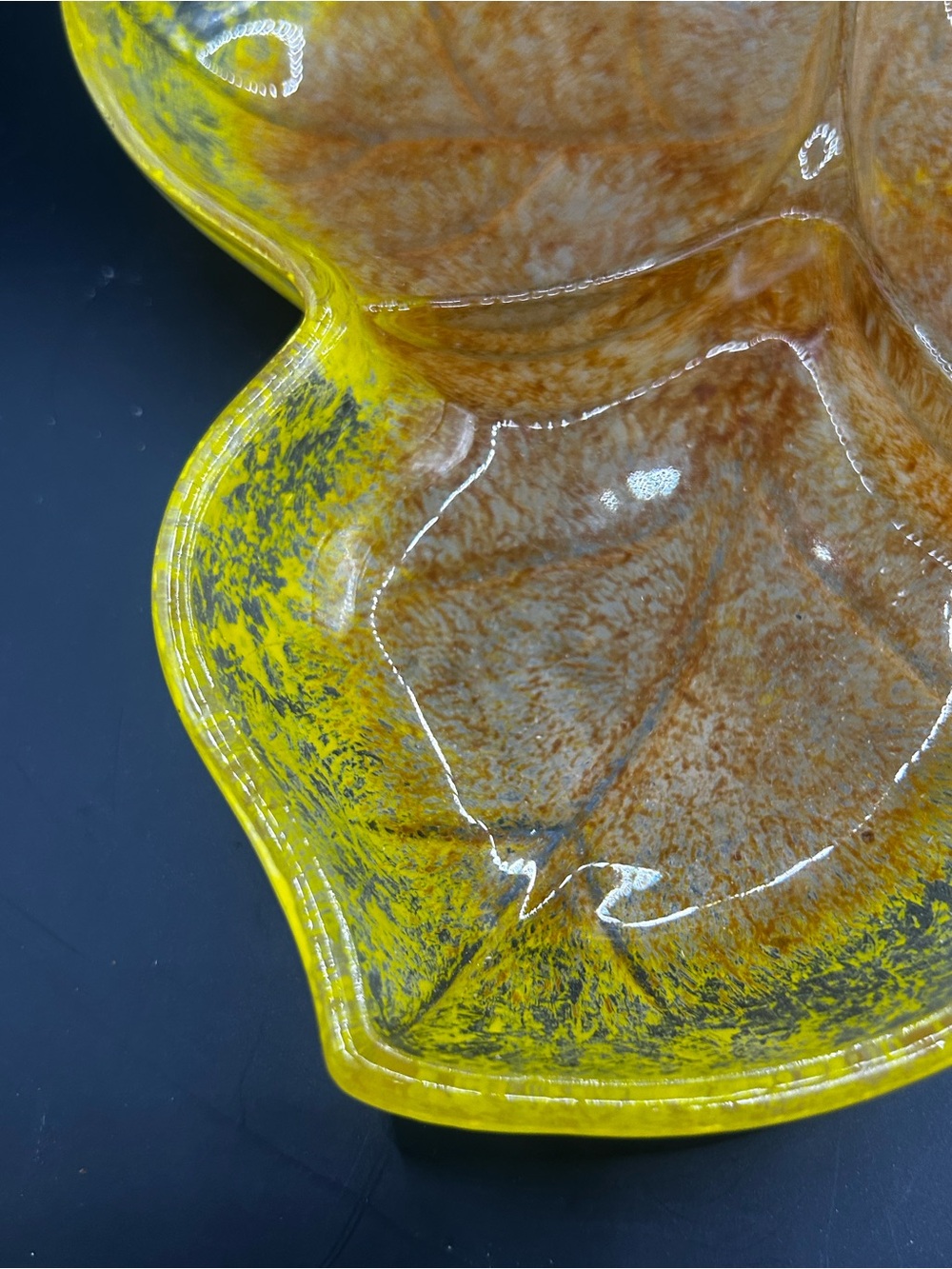 Vintage Leaf-Shaped Glass Serving Dish in Yellow and Amber - Picture 4 of 4